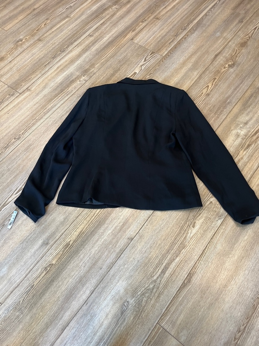 Courtenay Black Single-Button Notch Lapel Blazer - Picture 3 of 5